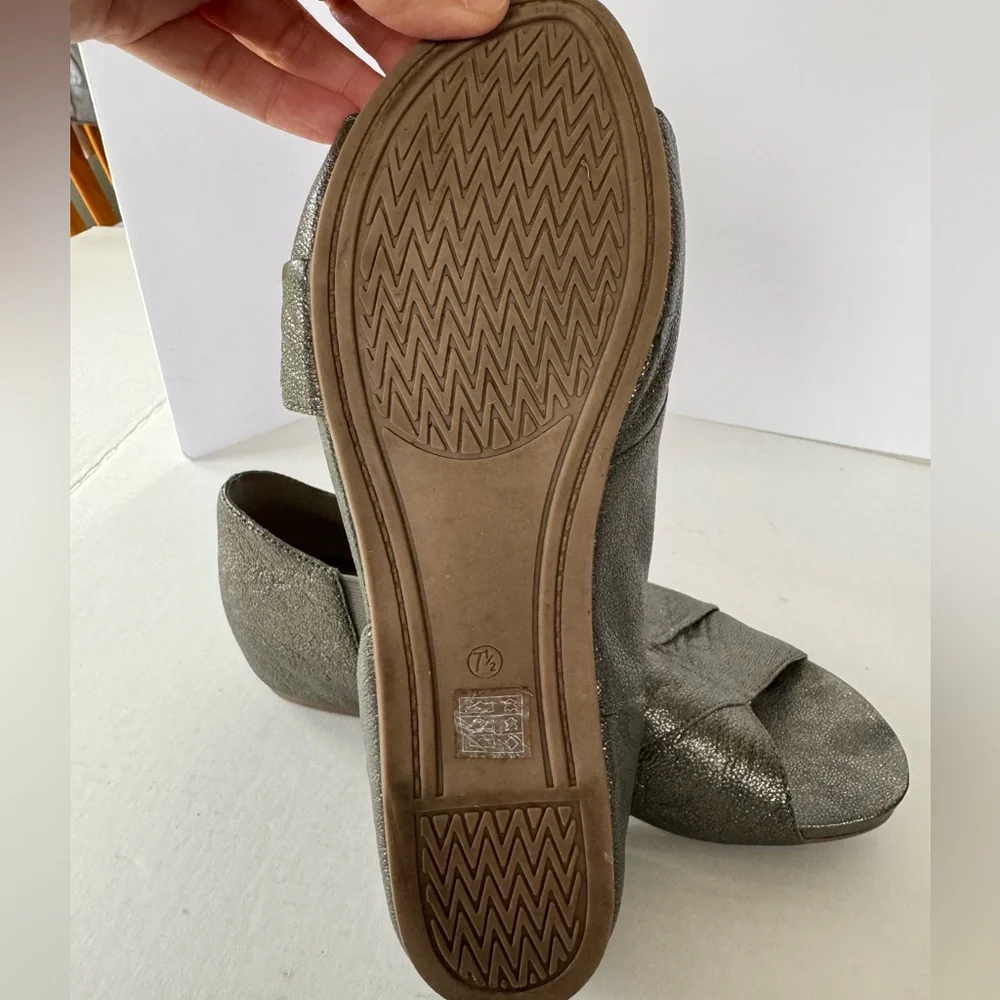 Eileen Fisher Metallic Pewter Leather Peep-Toe Flats